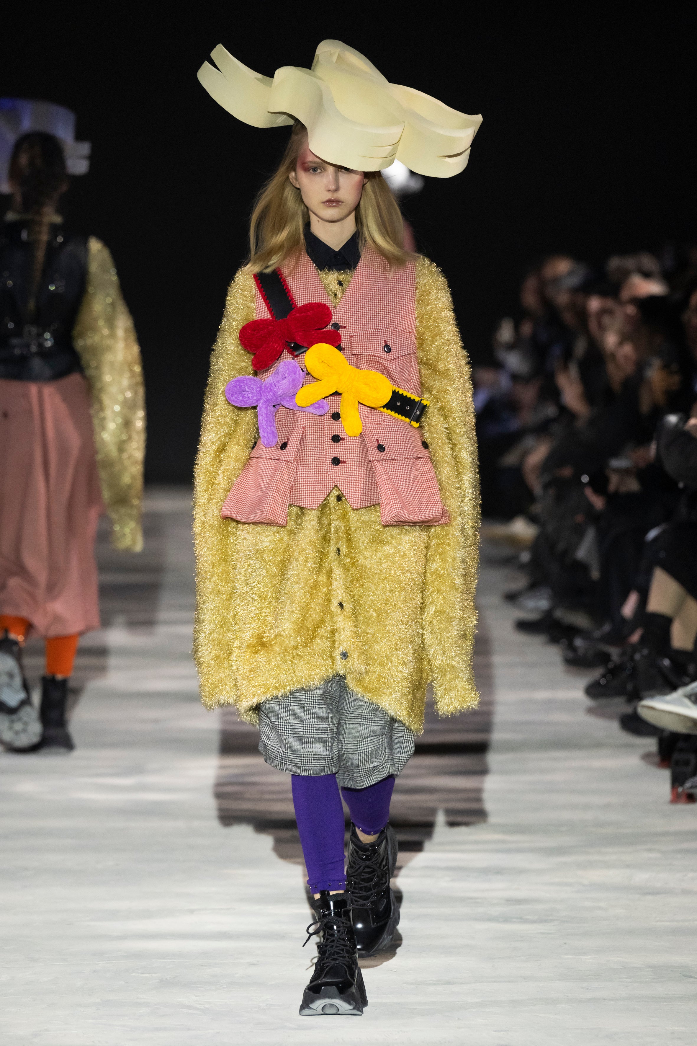 KNITTED BOW VEST