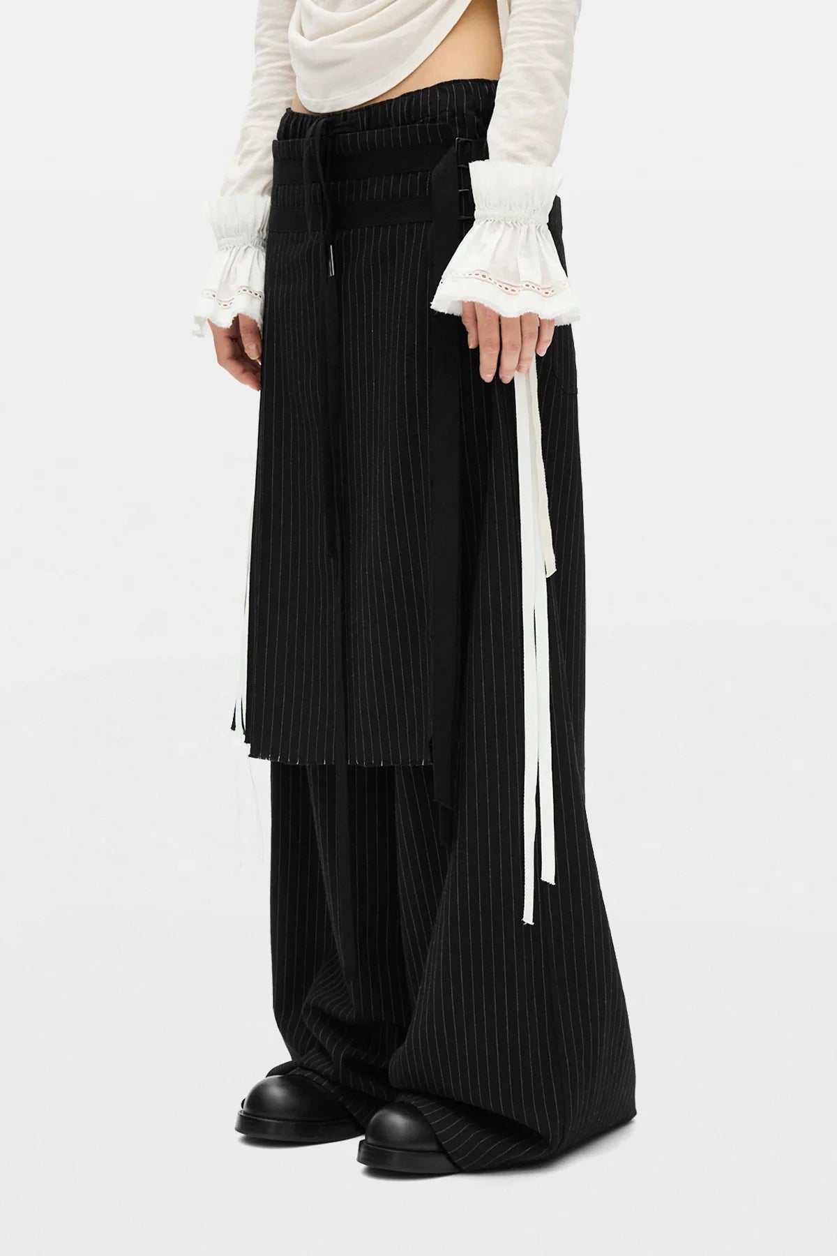 SUNA RAW EDGE RUFFLED CUFFS