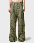 BOY FIT PANTS WITH CARGO-PATCH PRINT