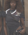 TWISTED NECKLACE T-SHIRT (BLACK)