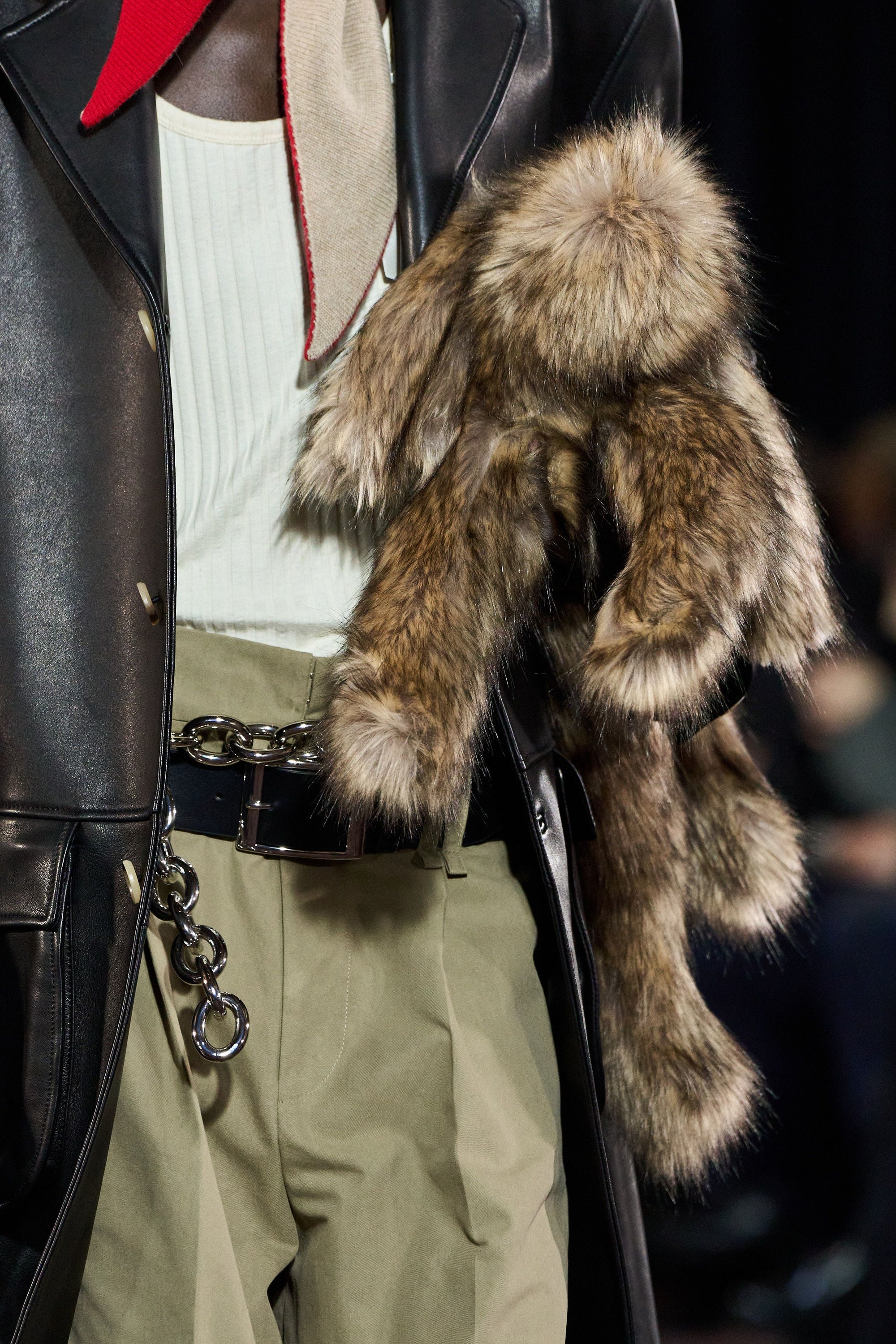 FAUX FUR HARE CROSSBODY BAG (BROWN) - NOLM